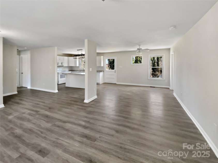 510 Newport Drive, Salisbury, NC 28144.  MLS# CAR4235417, YatesRealty ID 33123. 