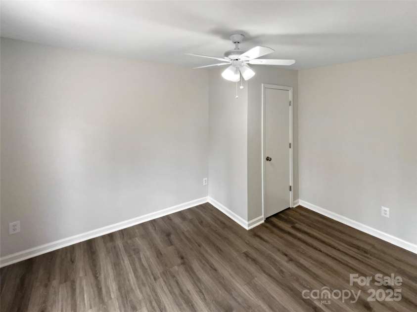510 Newport Drive, Salisbury, NC 28144.  MLS# CAR4235417, YatesRealty ID 33123. 