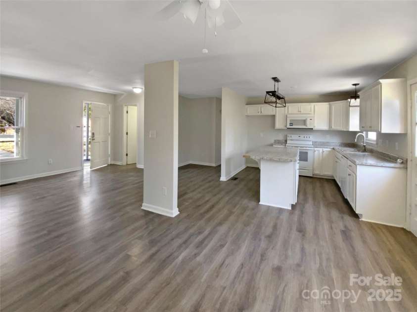 510 Newport Drive, Salisbury, NC 28144.  MLS# CAR4235417, YatesRealty ID 33123. 