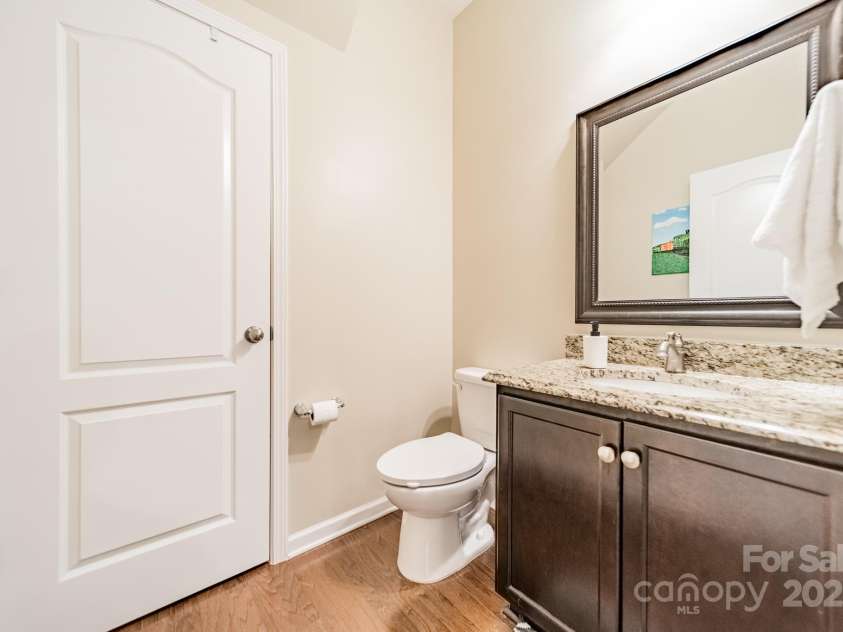 5804 Dinsmore Lane, Belmont, NC 28012.  MLS# CAR4264169, YatesRealty ID 33124. 1st Floor 1/2 bath