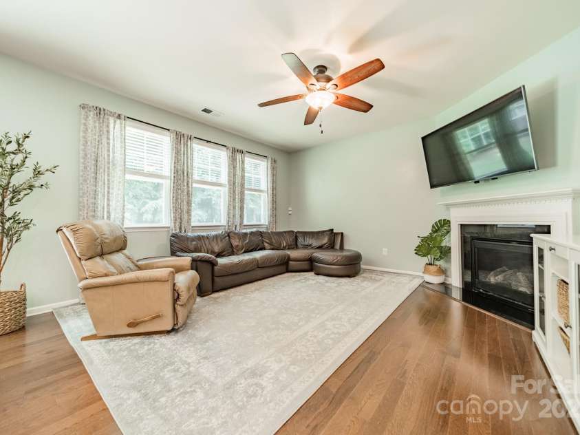 5804 Dinsmore Lane, Belmont, NC 28012.  MLS# CAR4264169, YatesRealty ID 33124. 