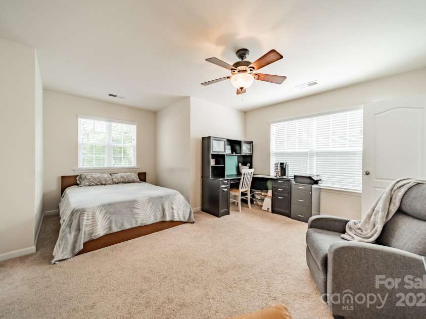 5804 Dinsmore Lane, Belmont, NC 28012.  MLS# CAR4264169, YatesRealty ID 33124. 