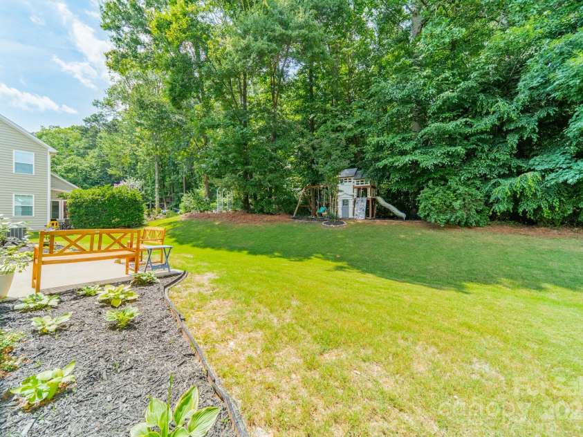 5804 Dinsmore Lane, Belmont, NC 28012.  MLS# CAR4264169, YatesRealty ID 33124. 