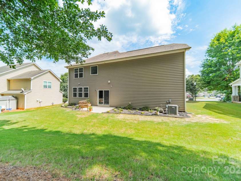 5804 Dinsmore Lane, Belmont, NC 28012.  MLS# CAR4264169, YatesRealty ID 33124. 