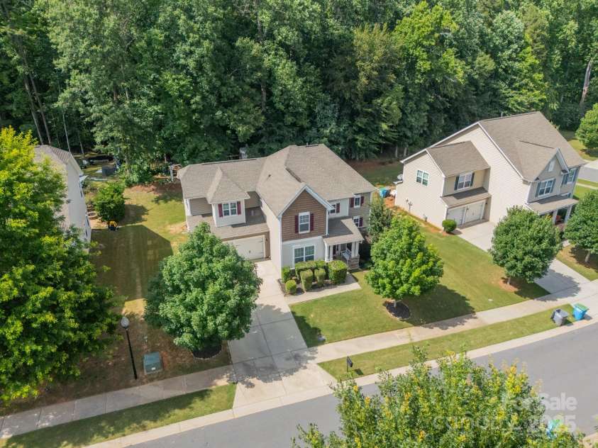 5804 Dinsmore Lane, Belmont, NC 28012.  MLS# CAR4264169, YatesRealty ID 33124. 