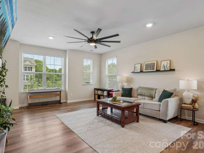 10122 Hemingway Place, Charlotte, NC 28227.  MLS# CAR4396419, YatesRealty ID 33125. 