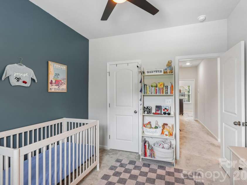 10122 Hemingway Place, Charlotte, NC 28227.  MLS# CAR4396419, YatesRealty ID 33125. 