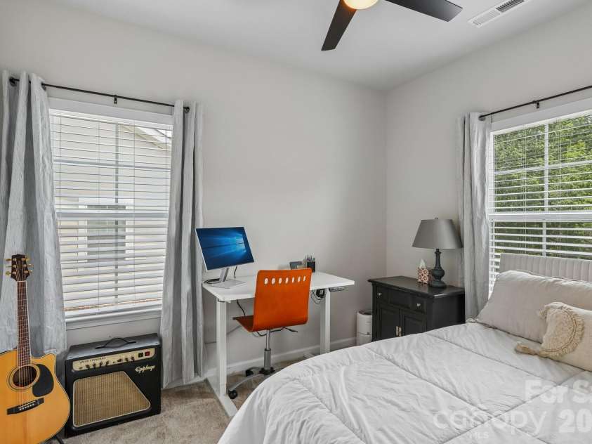 10122 Hemingway Place, Charlotte, NC 28227.  MLS# CAR4396419, YatesRealty ID 33125. 