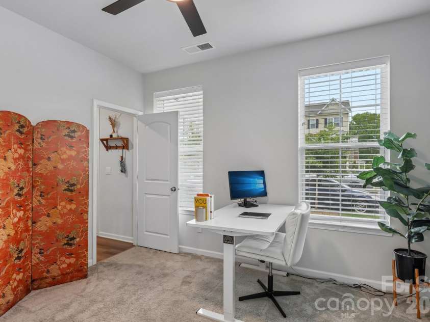 10122 Hemingway Place, Charlotte, NC 28227.  MLS# CAR4396419, YatesRealty ID 33125. Lower Level Bed / Office