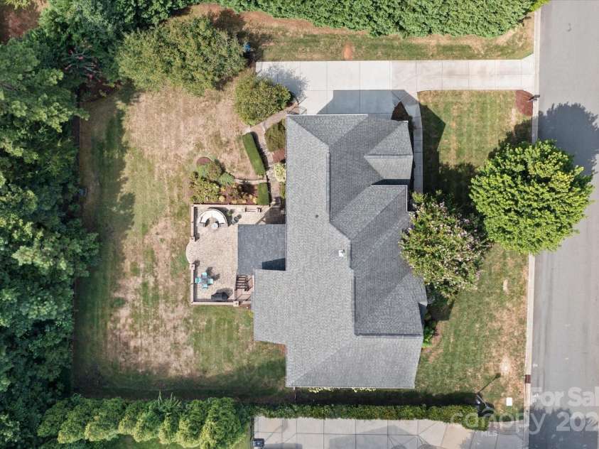 1040 Lake Forest Drive, Matthews, NC 28104.  MLS# CAR4285953, YatesRealty ID 33125. Arial View of Home