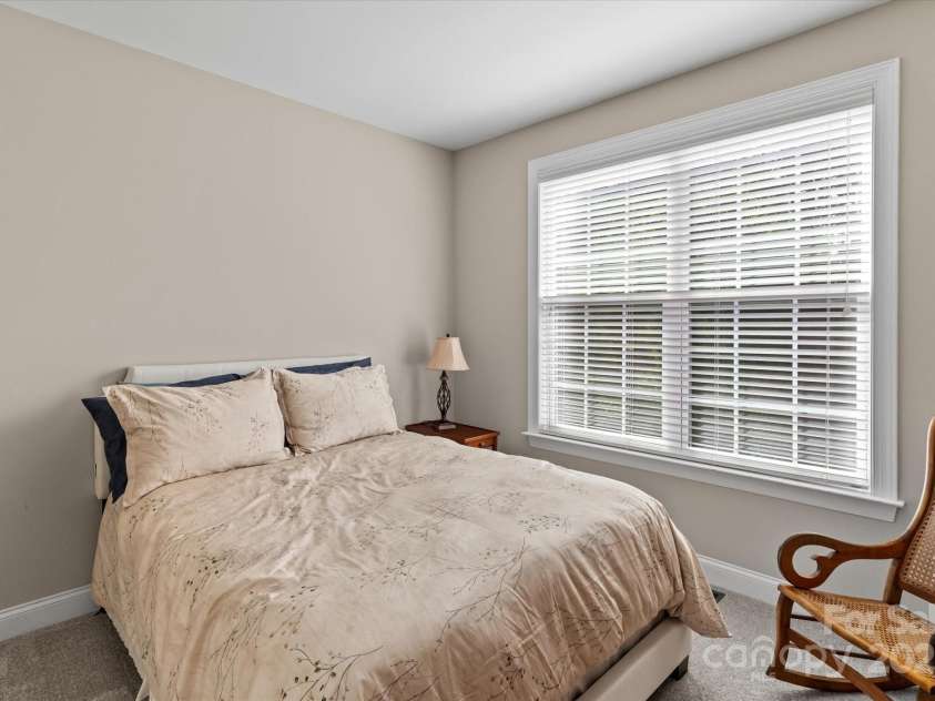 1040 Lake Forest Drive, Matthews, NC 28104.  MLS# CAR4285953, YatesRealty ID 33125. Bedroom on Main Level with Walk in Closet