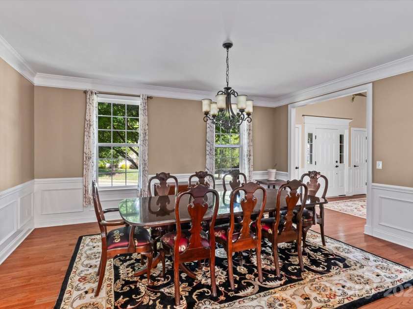 1040 Lake Forest Drive, Matthews, NC 28104.  MLS# CAR4285953, YatesRealty ID 33125. Dining Room