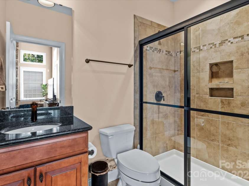 1040 Lake Forest Drive, Matthews, NC 28104.  MLS# CAR4285953, YatesRealty ID 33125. Full Bath on Main Level