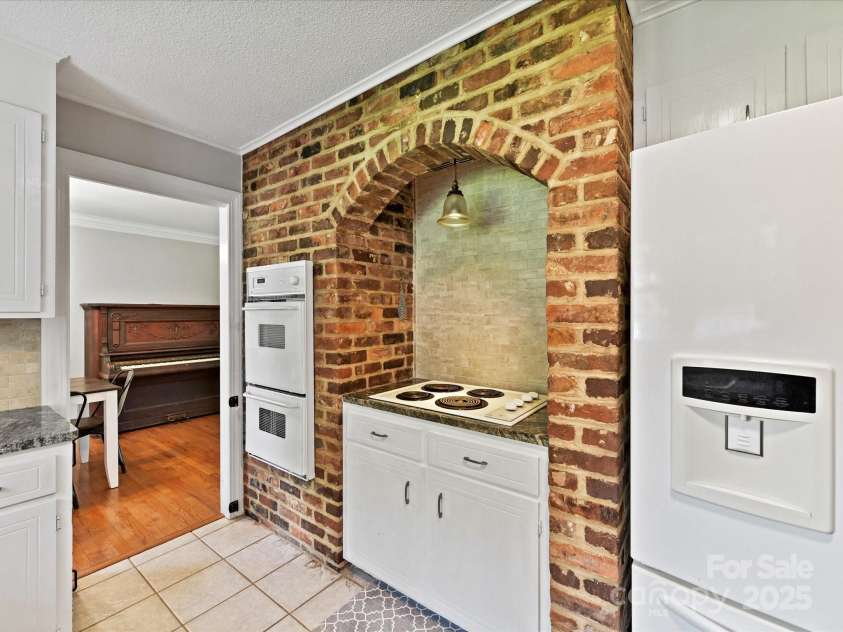 1308 Brantley Road, Kannapolis, NC 28083.  MLS# CAR4287654, YatesRealty ID 33126. Beautiful Brick Surround in Kitchen