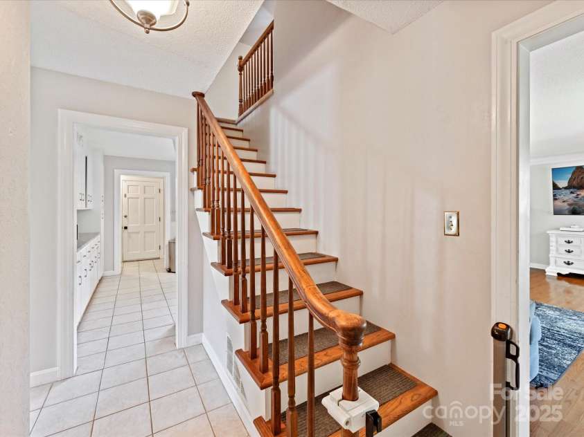 1308 Brantley Road, Kannapolis, NC 28083.  MLS# CAR4287654, YatesRealty ID 33126. Staircase
