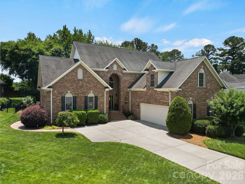 263 Hemingway Lane, Fort Mill, SC 29708.  MLS# CAR4398016, YatesRealty ID 33126. 