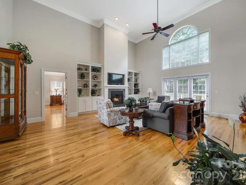263 Hemingway Lane, Fort Mill, SC 29708.  MLS# CAR4398016, YatesRealty ID 33126. 