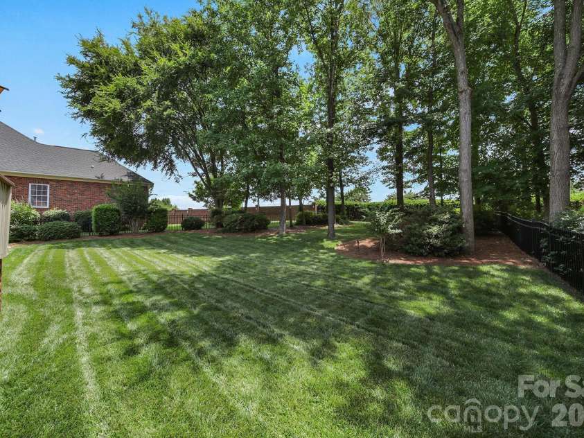 263 Hemingway Lane, Fort Mill, SC 29708.  MLS# CAR4398016, YatesRealty ID 33126. 