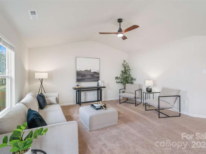 1108 Nia Road, Charlotte, NC 28215.  MLS# CAR4280664, YatesRealty ID 33127. Designer Lighting