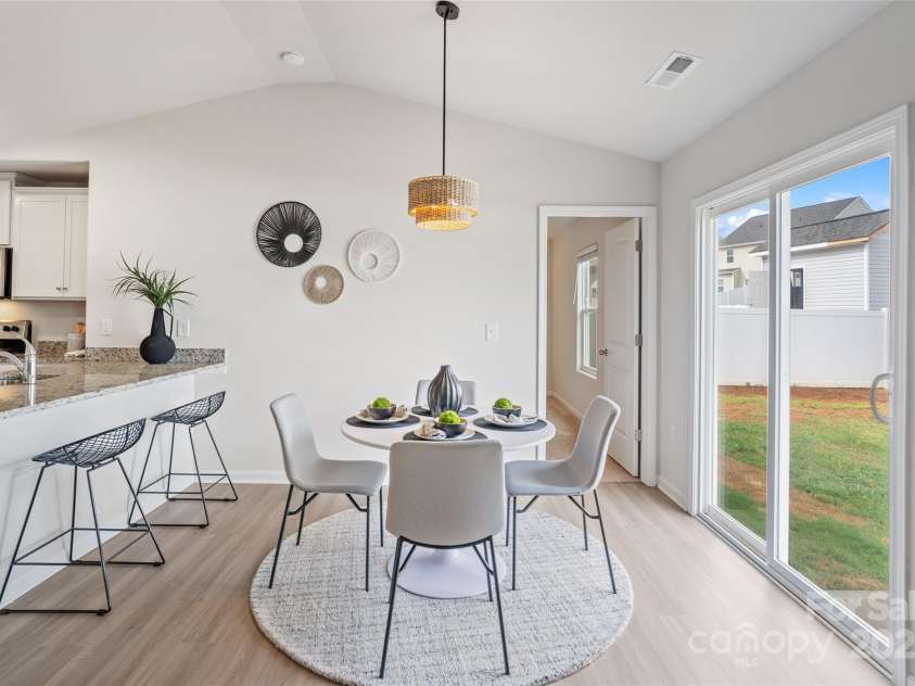 1108 Nia Road, Charlotte, NC 28215.  MLS# CAR4280664, YatesRealty ID 33127. Dining Area