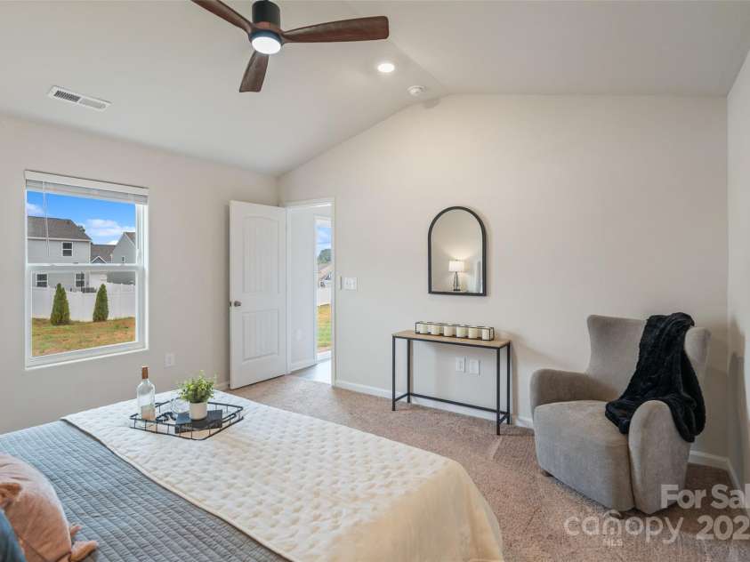 1108 Nia Road, Charlotte, NC 28215.  MLS# CAR4280664, YatesRealty ID 33127. Generous Size