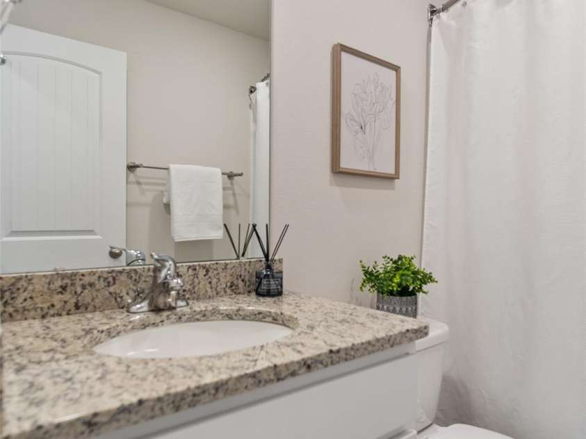 1108 Nia Road, Charlotte, NC 28215.  MLS# CAR4280664, YatesRealty ID 33127. Granite Countertop