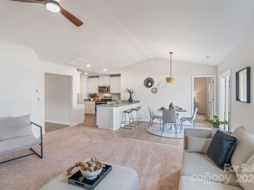 1108 Nia Road, Charlotte, NC 28215.  MLS# CAR4280664, YatesRealty ID 33127. Open Floor Plan Concept