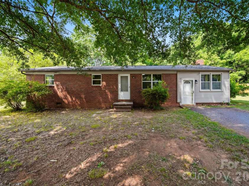 807 Mt Olive Church Road, Newton, NC 28658.  MLS# CAR4397915, YatesRealty ID 33127. 