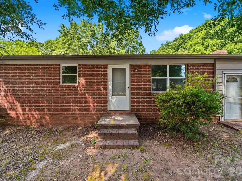 807 Mt Olive Church Road, Newton, NC 28658.  MLS# CAR4397915, YatesRealty ID 33127. 