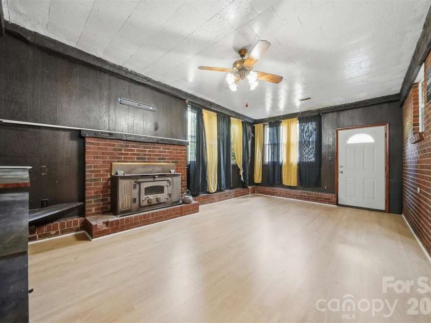 807 Mt Olive Church Road, Newton, NC 28658.  MLS# CAR4397915, YatesRealty ID 33127. 