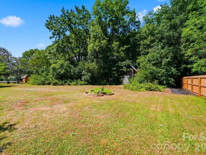807 Mt Olive Church Road, Newton, NC 28658.  MLS# CAR4397915, YatesRealty ID 33127. 