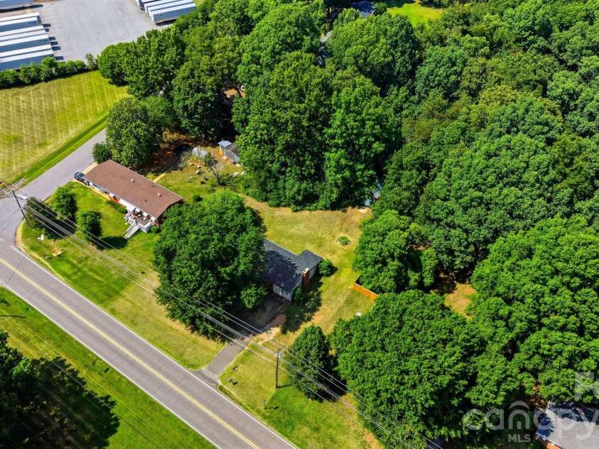 807 Mt Olive Church Road, Newton, NC 28658.  MLS# CAR4397915, YatesRealty ID 33127. 