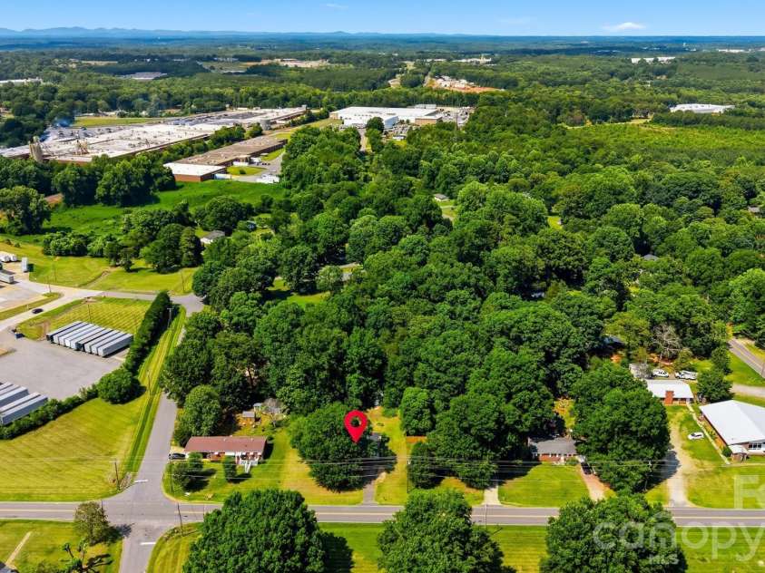 807 Mt Olive Church Road, Newton, NC 28658.  MLS# CAR4397915, YatesRealty ID 33127. 