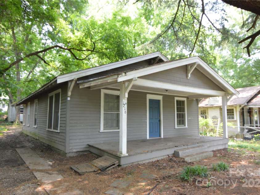 1216 Mountain Avenue, Gastonia, NC 28052.  MLS# CAR4266032, YatesRealty ID 33128. 