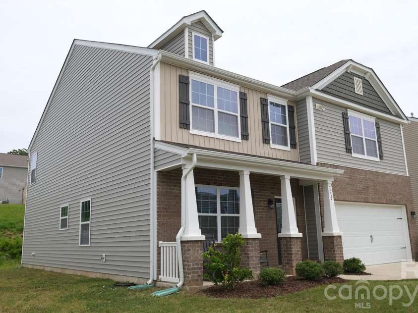 7032 Branch Fork Road, Charlotte, NC 28215.  MLS# CAR4397794, YatesRealty ID 33128. 
