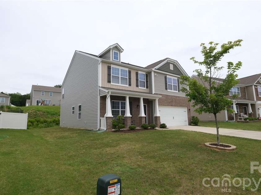 7032 Branch Fork Road, Charlotte, NC 28215.  MLS# CAR4397794, YatesRealty ID 33128. 