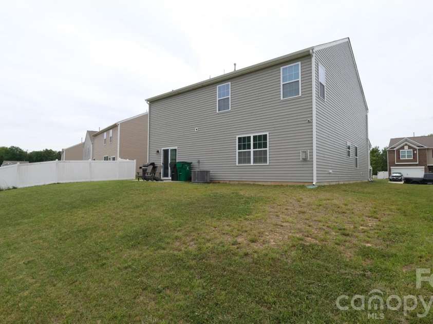 7032 Branch Fork Road, Charlotte, NC 28215.  MLS# CAR4397794, YatesRealty ID 33128. 