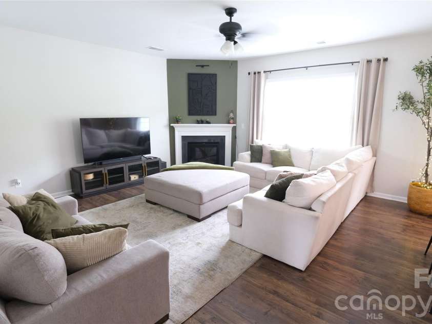 7032 Branch Fork Road, Charlotte, NC 28215.  MLS# CAR4397794, YatesRealty ID 33128. 