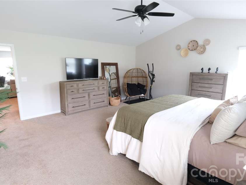 7032 Branch Fork Road, Charlotte, NC 28215.  MLS# CAR4397794, YatesRealty ID 33128. 