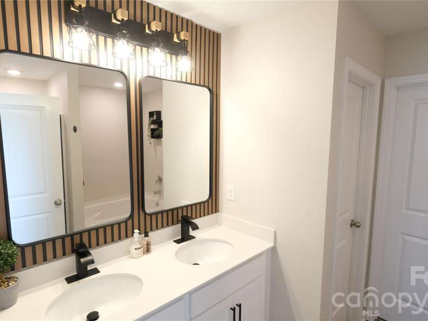 7032 Branch Fork Road, Charlotte, NC 28215.  MLS# CAR4397794, YatesRealty ID 33128. 
