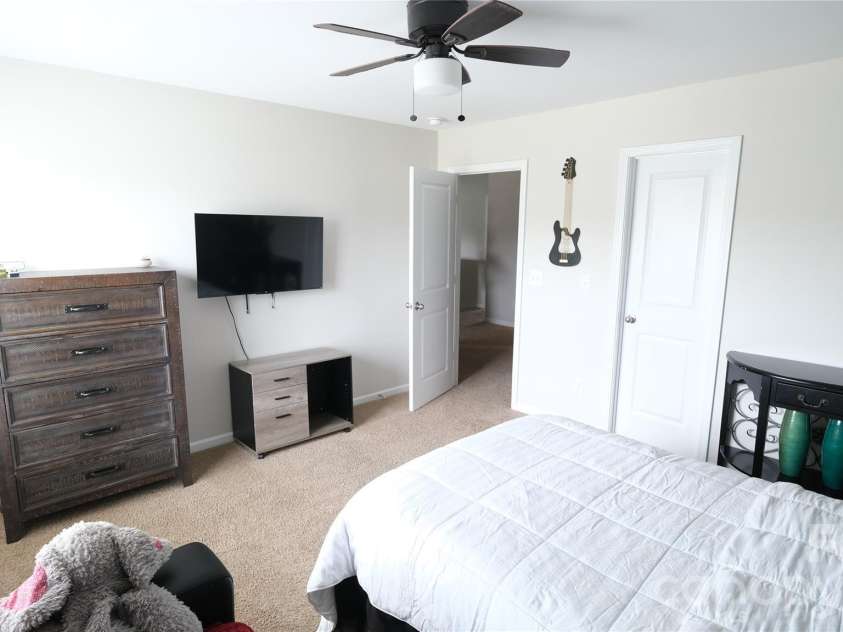 7032 Branch Fork Road, Charlotte, NC 28215.  MLS# CAR4397794, YatesRealty ID 33128. 