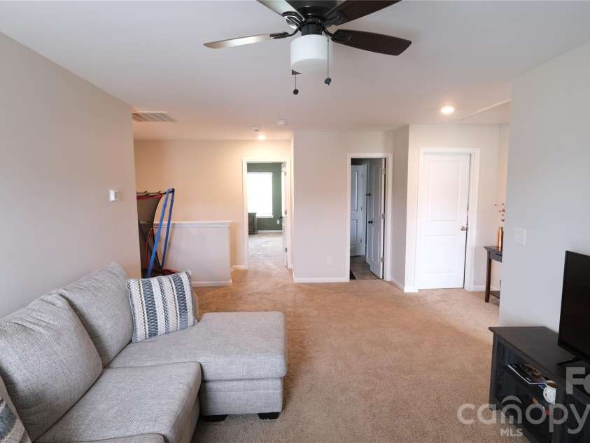 7032 Branch Fork Road, Charlotte, NC 28215.  MLS# CAR4397794, YatesRealty ID 33128. 
