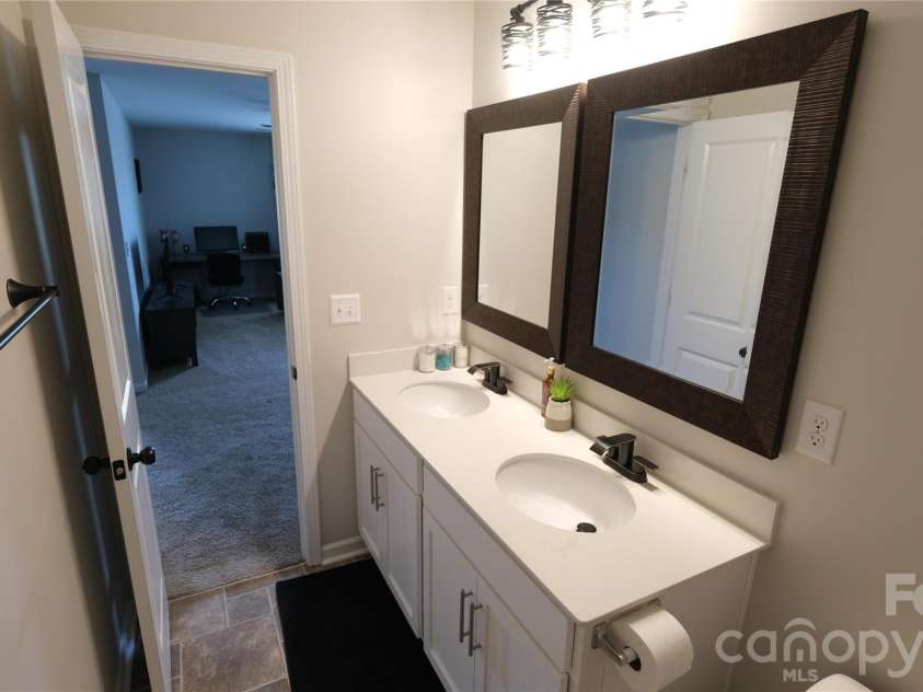 7032 Branch Fork Road, Charlotte, NC 28215.  MLS# CAR4397794, YatesRealty ID 33128. 