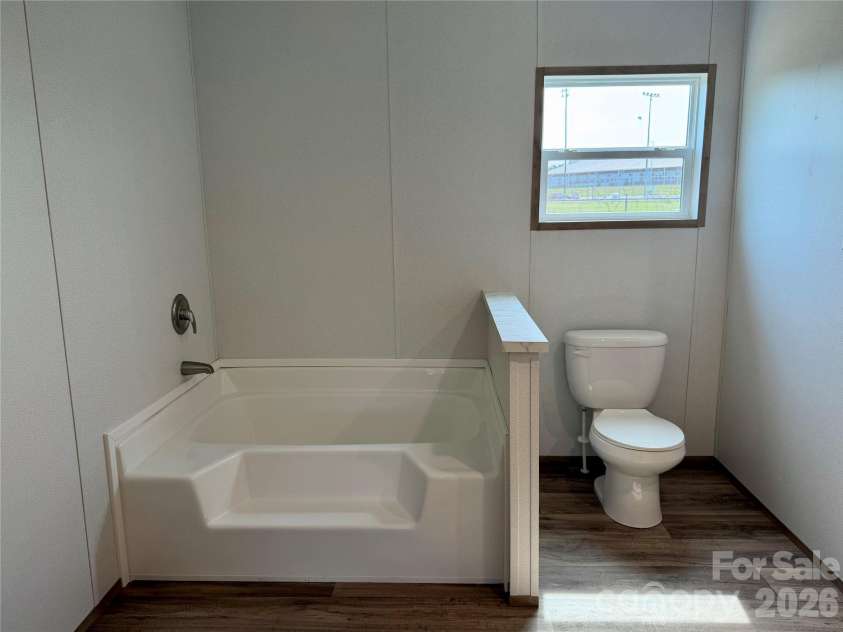 146 Con Lee Drive, Olin, NC 28660.  MLS# CAR4397827, YatesRealty ID 33129. PRIMARY BATH