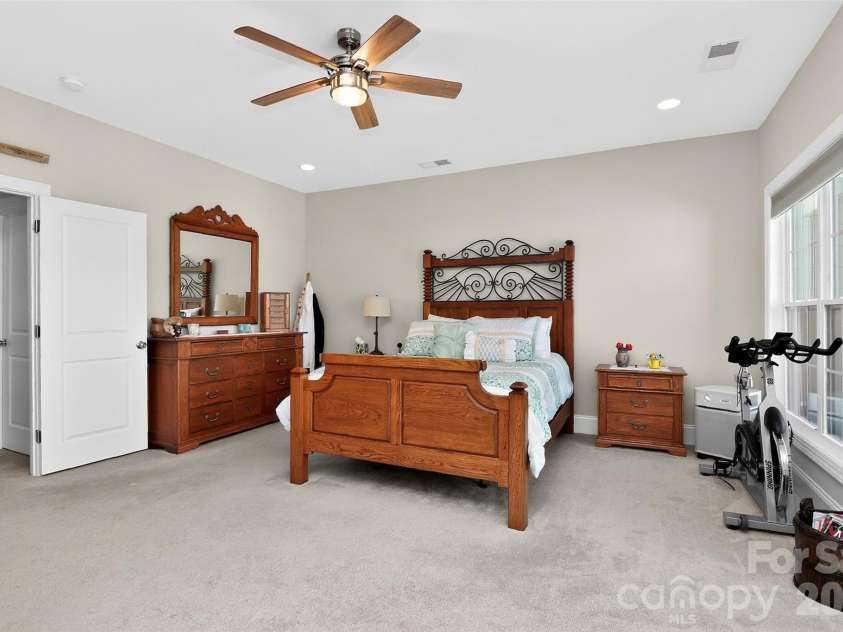 115 Mint Avenue, Mooresville, NC 28117.  MLS# CAR4397939, YatesRealty ID 33130. Primary Suite