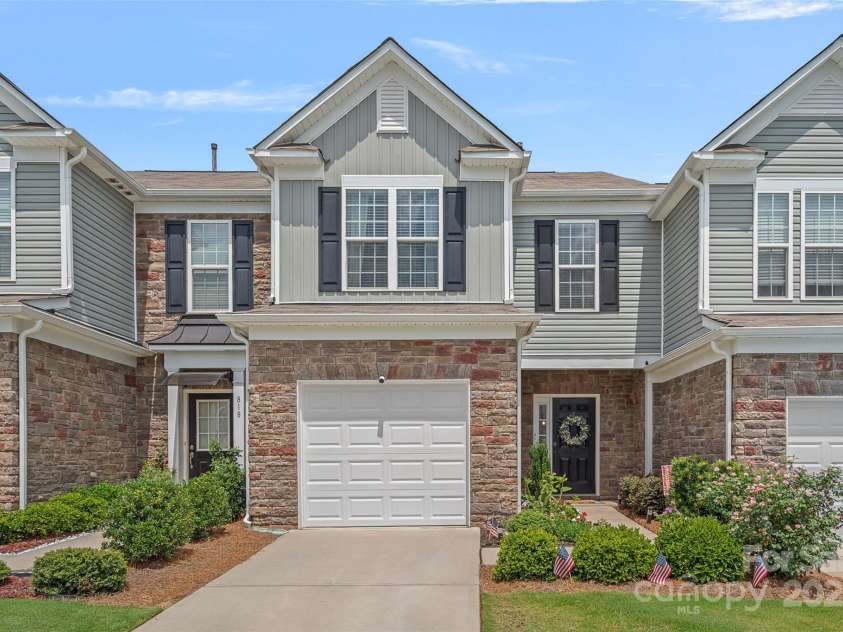 816 Canoe Song Road, Fort Mill, SC 29708.  MLS# CAR4285815, YatesRealty ID 33131. 