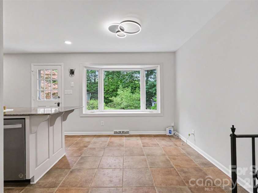 1030 Mclaughlin Drive, Charlotte, NC 28212.  MLS# CAR4393613, YatesRealty ID 33132. 