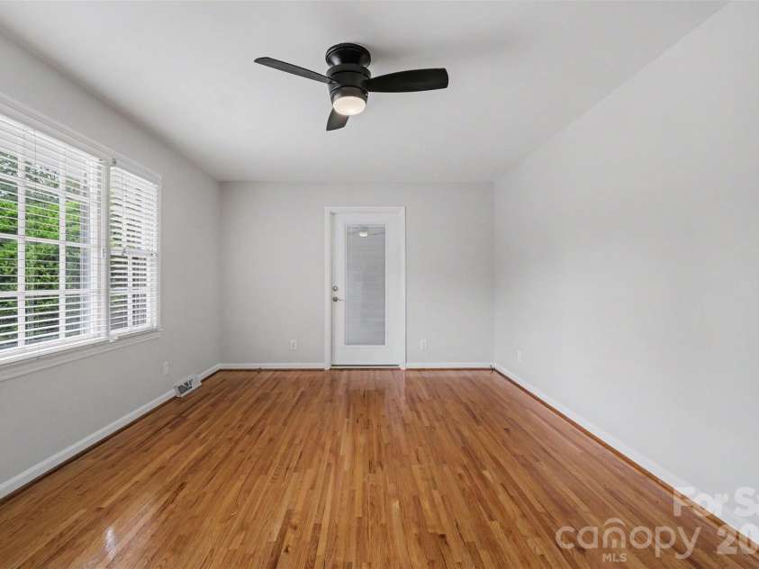 1030 Mclaughlin Drive, Charlotte, NC 28212.  MLS# CAR4393613, YatesRealty ID 33132. Main Level Living Room