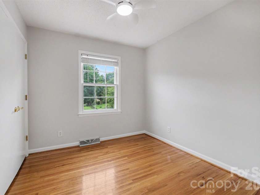 1030 Mclaughlin Drive, Charlotte, NC 28212.  MLS# CAR4393613, YatesRealty ID 33132. Upstairs Bedroom #2