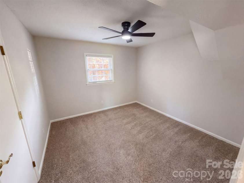 1030 Mclaughlin Drive, Charlotte, NC 28212.  MLS# CAR4423683, YatesRealty ID 33132. 